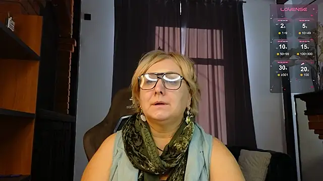 Marta Wils online show from 10/25/25, 04:20