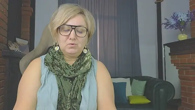 Marta Wils online show from 11/11/25, 03:17