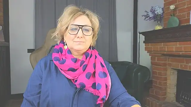 Marta Wils online show from 12/04/25, 03:38