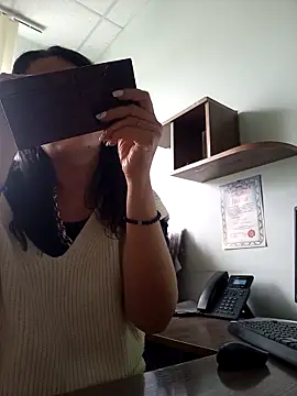 ValeriaLove43211 online show from 09/29/25, 07:57