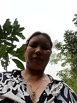 Snapshot of callistra chatting on 04/24/26, 11:29 callistra online show from 04/24/26, 11:29