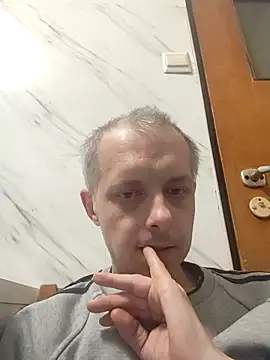 szajbusek41 online show from 01/12/26, 03:39