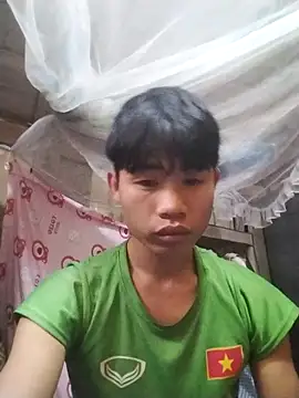 Snapshot of Nhyy_xx chatting on 11/25/25, 03:28 Nhyy xx online show from 11/25/25, 03:28