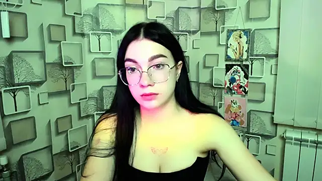 Snapshot of MiraBabe_ chatting on 10/15/25, 07:19 MiraBabe online show from 10/15/25, 07:19