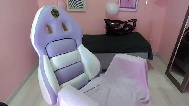 Snapshot of Bunny_poison chatting on 10/29/25, 02:19 Bunny poison online show from 10/29/25, 02:19