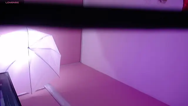 Snapshot of Bunny_poison chatting on 11/10/25, 02:27 Bunny poison online show from 11/10/25, 02:27