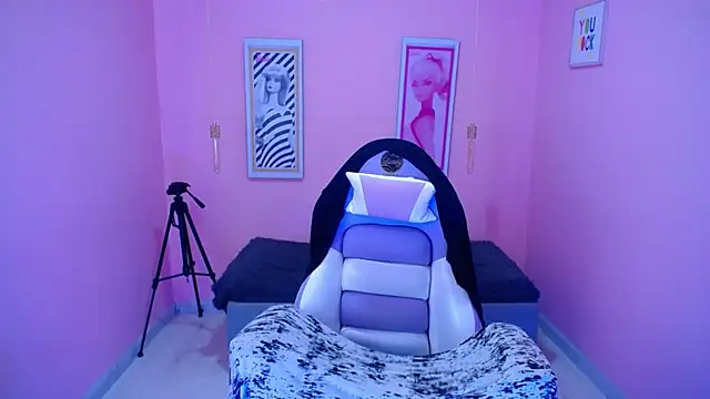 Snapshot of Bunny_poison chatting on 11/30/25, 01:15 Bunny poison online show from 11/30/25, 01:15