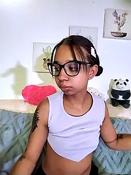 Suzanelee1 online show from 09/19/25, 01:12