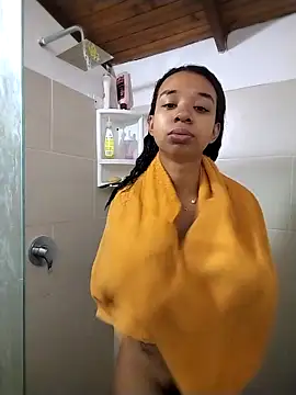 Suzanelee1 online show from 10/21/25, 01:34