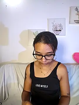 Suzanelee1 online show from 11/06/25, 02:23