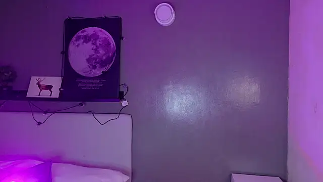 KeendraFox  online show from 12/18/25, 11:27