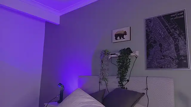 KeendraFox  online show from 03/18/26, 10:18