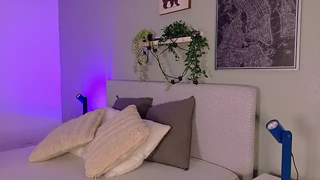 KeendraFox  online show from 04/09/26, 10:09