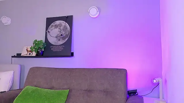 KeendraFox  online show from 04/16/26, 10:05