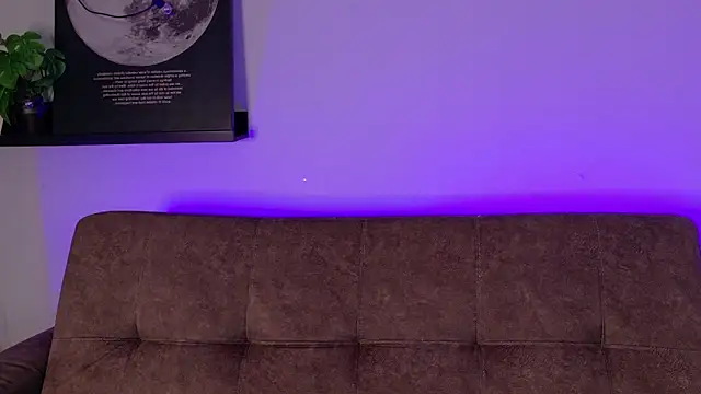 KeendraFox  online show from 04/18/26, 10:08