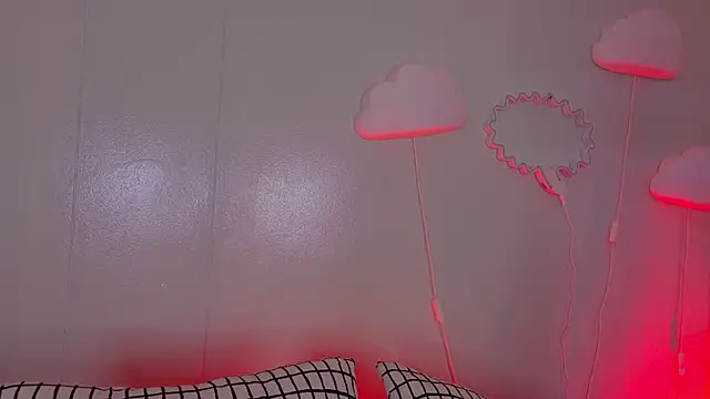 KeendraFox  online show from 04/25/26, 09:56