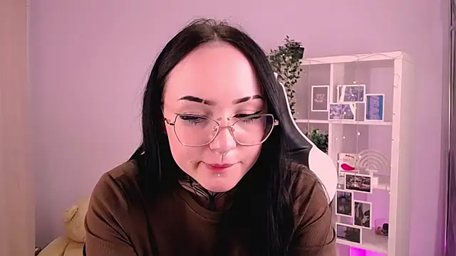 MollyKissy online show from 10/17/25, 08:06