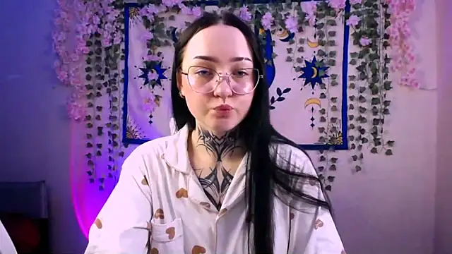 MollyKissy online show from 04/12/26, 04:50