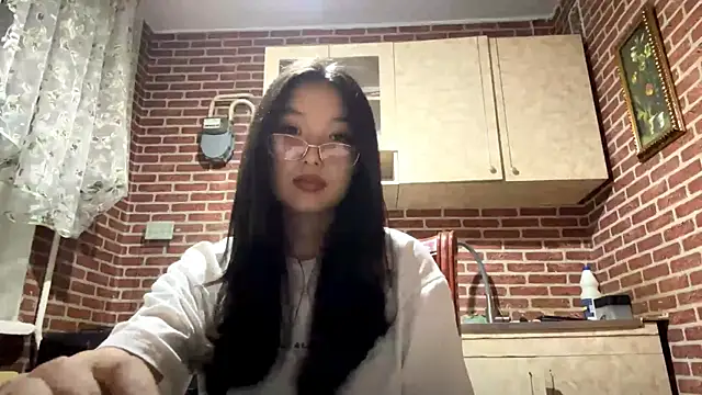 EmmaLeexth online show from 10/03/25, 01:19