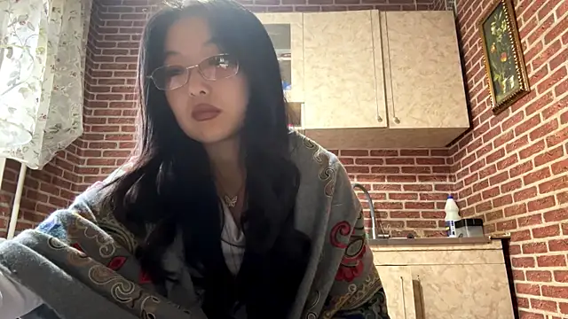 EmmaLeexth online show from 10/07/25, 10:45