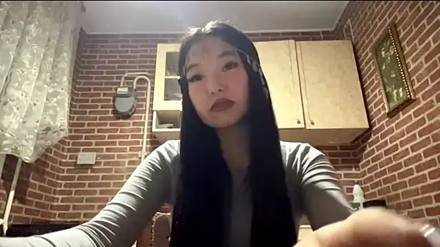 EmmaLeexth online show from 11/22/25, 01:10