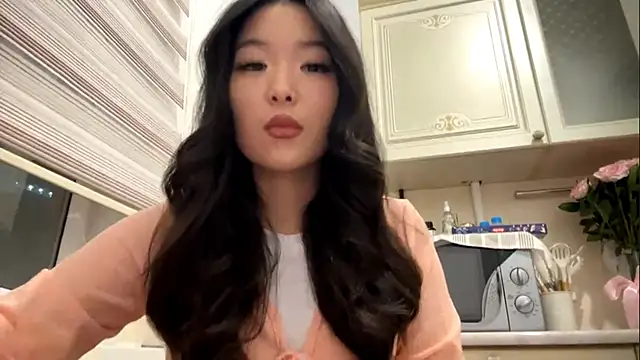 EmmaLeexth online show from 04/29/26, 04:11