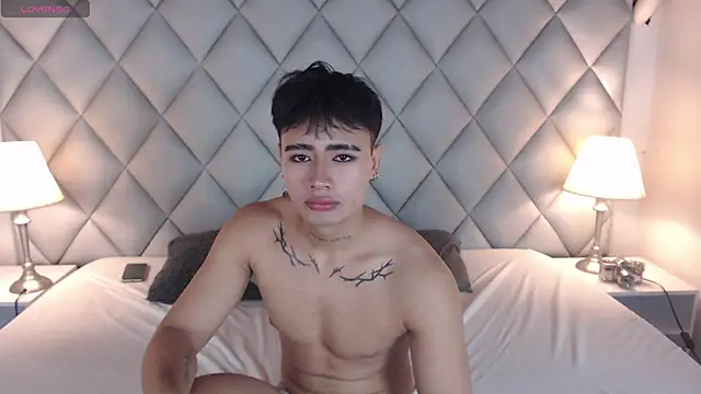 Snapshot of Clement_Reyes chatting on 10/10/25, 01:21 Clement Reyes online show from 10/10/25, 01:21