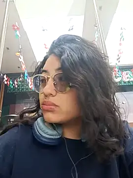 Snapshot of SabrinaV_ chatting on 01/18/26, 05:17 SabrinaV online show from 01/18/26, 05:17