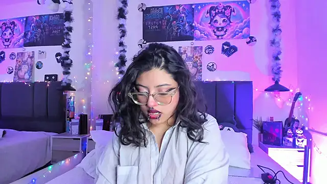 Snapshot of SabrinaV_ chatting on 02/14/26, 11:29 SabrinaV online show from 02/14/26, 11:29