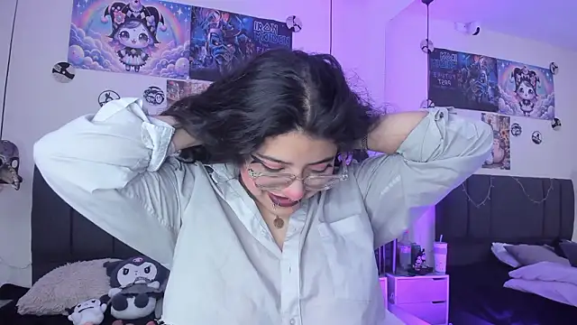 Snapshot of SabrinaV_ chatting on 03/24/26, 11:48 SabrinaV online show from 03/24/26, 11:48