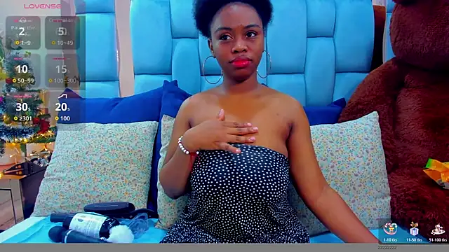 hazellanee online show from 11/28/25, 04:37