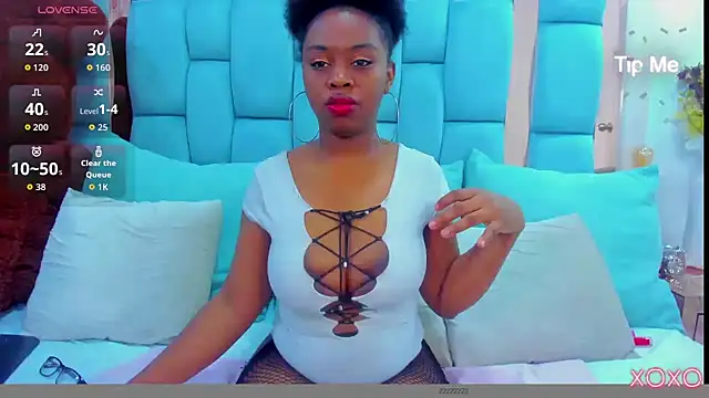 hazellanee online show from 04/04/26, 12:09