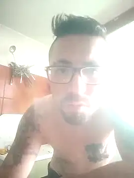 Snapshot of Lionardovssf35 chatting on 10/01/25, 08:26 Lionardovssf35 online show from 10/01/25, 08:26