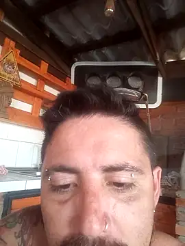 Snapshot of Lionardovssf35 chatting on 10/16/25, 03:57 Lionardovssf35 online show from 10/16/25, 03:57