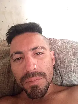 Snapshot of Lionardovssf35 chatting on 12/20/25, 03:41 Lionardovssf35 online show from 12/20/25, 03:41