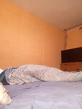 Snapshot of Lionardovssf35 chatting on 12/22/25, 01:52 Lionardovssf35 online show from 12/22/25, 01:52