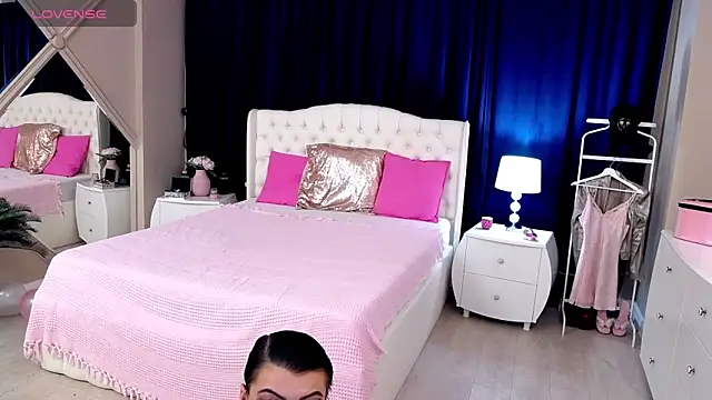 Snapshot of Vanilux_Butter chatting on 10/15/25, 12:05 Vanilux Butter online show from 10/15/25, 12:05