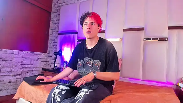 ANLLELOAndANGELA online show from 11/25/25, 04:40