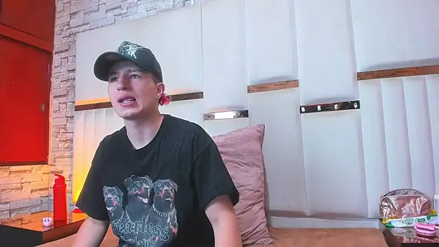 ANLLELOAndANGELA online show from 12/15/25, 04:55