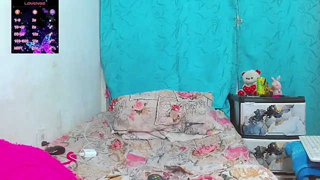 Snapshot of Sofia-bigass chatting on 12/04/25, 11:46 Sofia-bigass online show from 12/04/25, 11:46