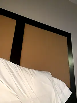 QUEENCALIMOD online show from 10/28/25, 05:11