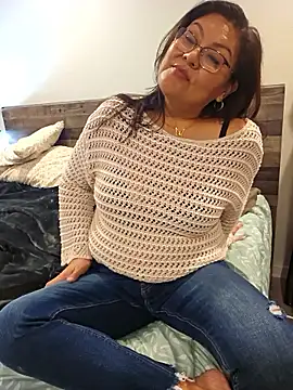 Snapshot of sw33th3art chatting on 11/23/25, 03:39 sw33th3art online show from 11/23/25, 03:39