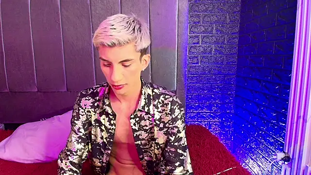 Snapshot of Erick_Velveth chatting on 11/17/25, 02:06 Erick Velveth online show from 11/17/25, 02:06