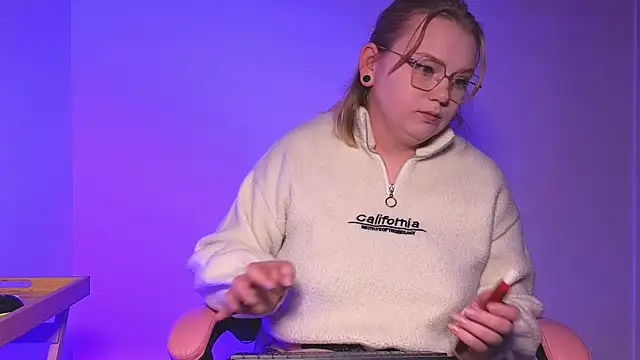 Snapshot of lame_cat chatting on 10/02/25, 12:28 lame cat online show from 10/02/25, 12:28