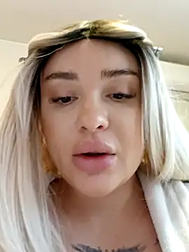 mariabloom9 online show from 12/05/25, 11:08