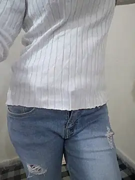 Snapshot of Disha-_00 chatting on 11/12/25, 05:41 Disha- 00 online show from 11/12/25, 05:41