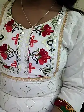 Snapshot of Disha-_00 chatting on 11/20/25, 05:29 Disha- 00 online show from 11/20/25, 05:29