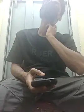 crish09 online show from 05/18/26, 09:37