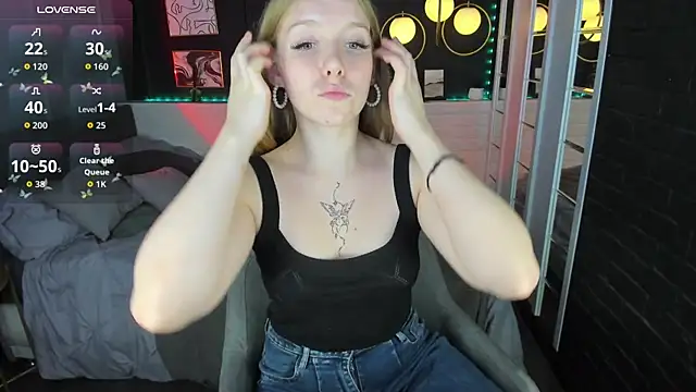 Layla Glam online show from 10/01/25, 01:39