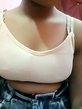 pari rani7 online show from 10/16/25, 03:29